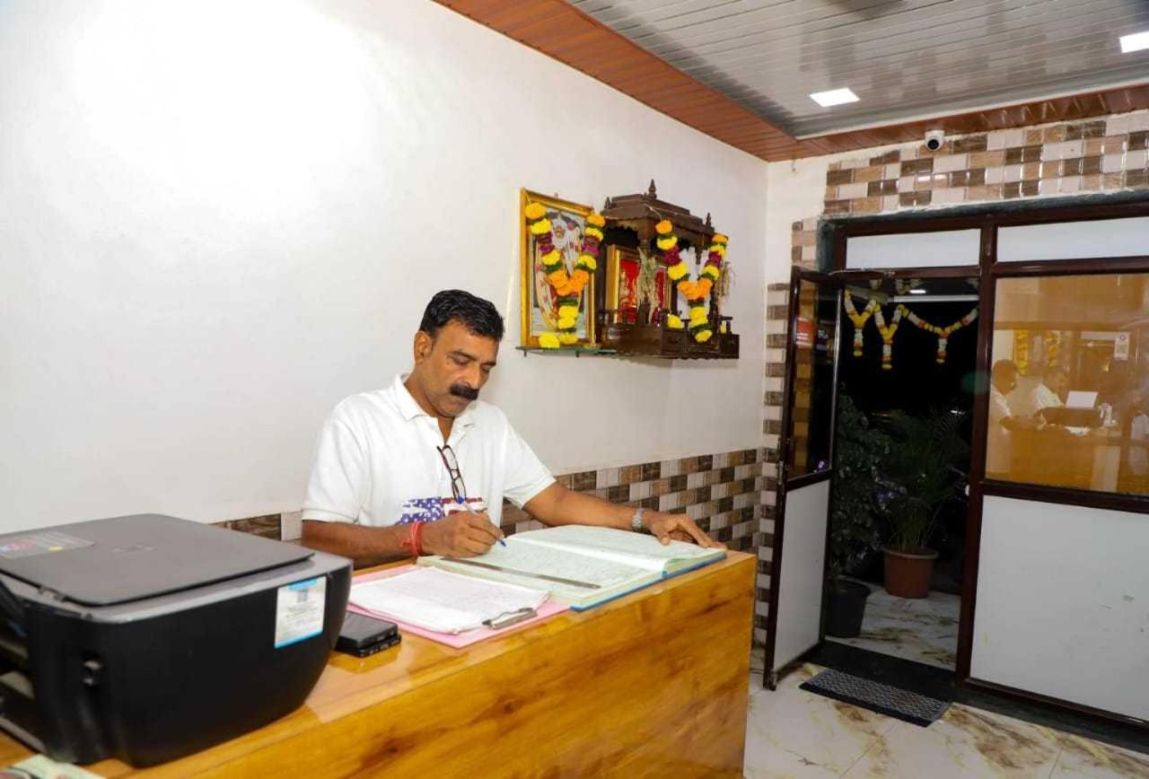 Hotel O Sargam Lodging And Boarding Ulhāsnagar Екстериор снимка