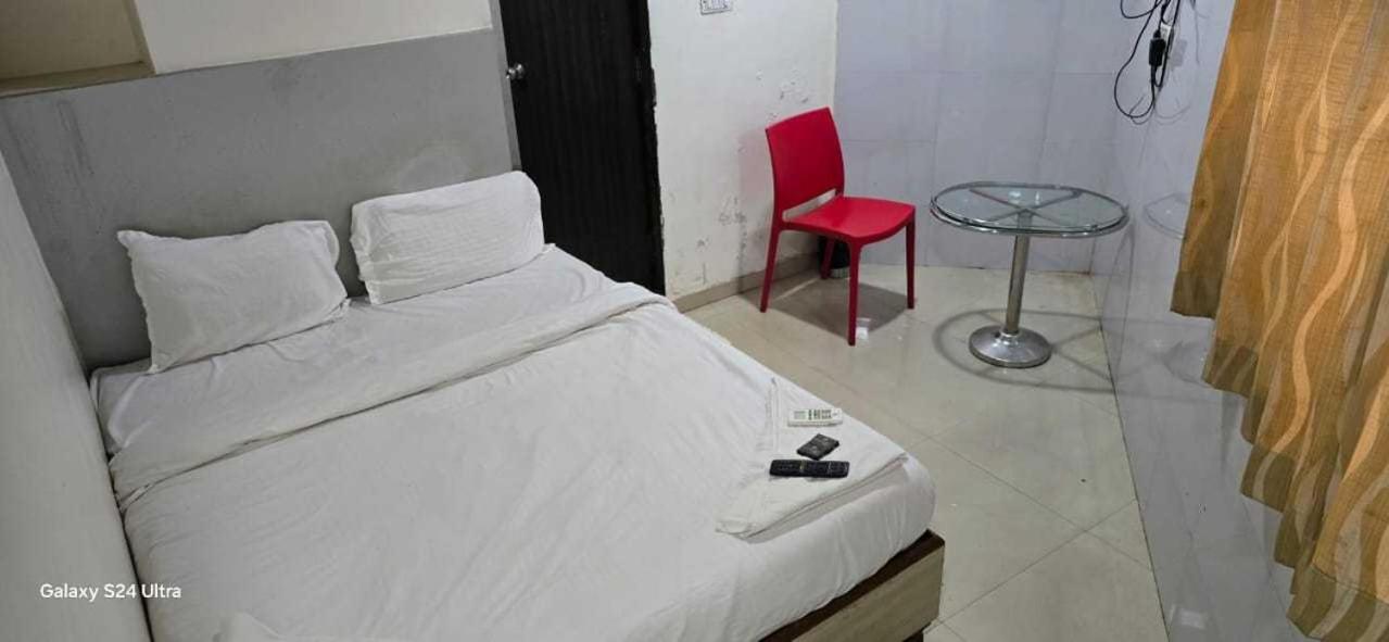 Hotel O Sargam Lodging And Boarding Ulhāsnagar Екстериор снимка