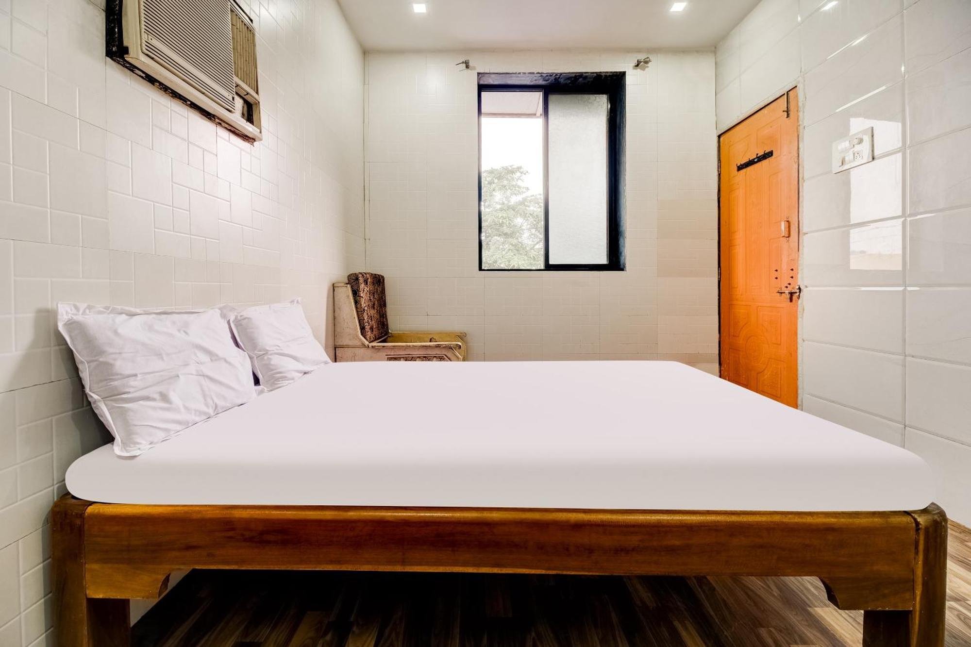 Hotel O Sargam Lodging And Boarding Ulhāsnagar Екстериор снимка