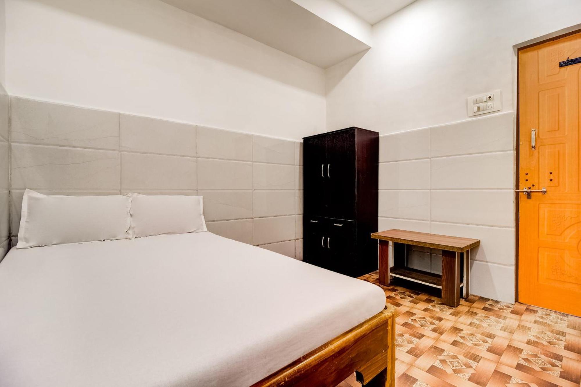 Hotel O Sargam Lodging And Boarding Ulhāsnagar Екстериор снимка