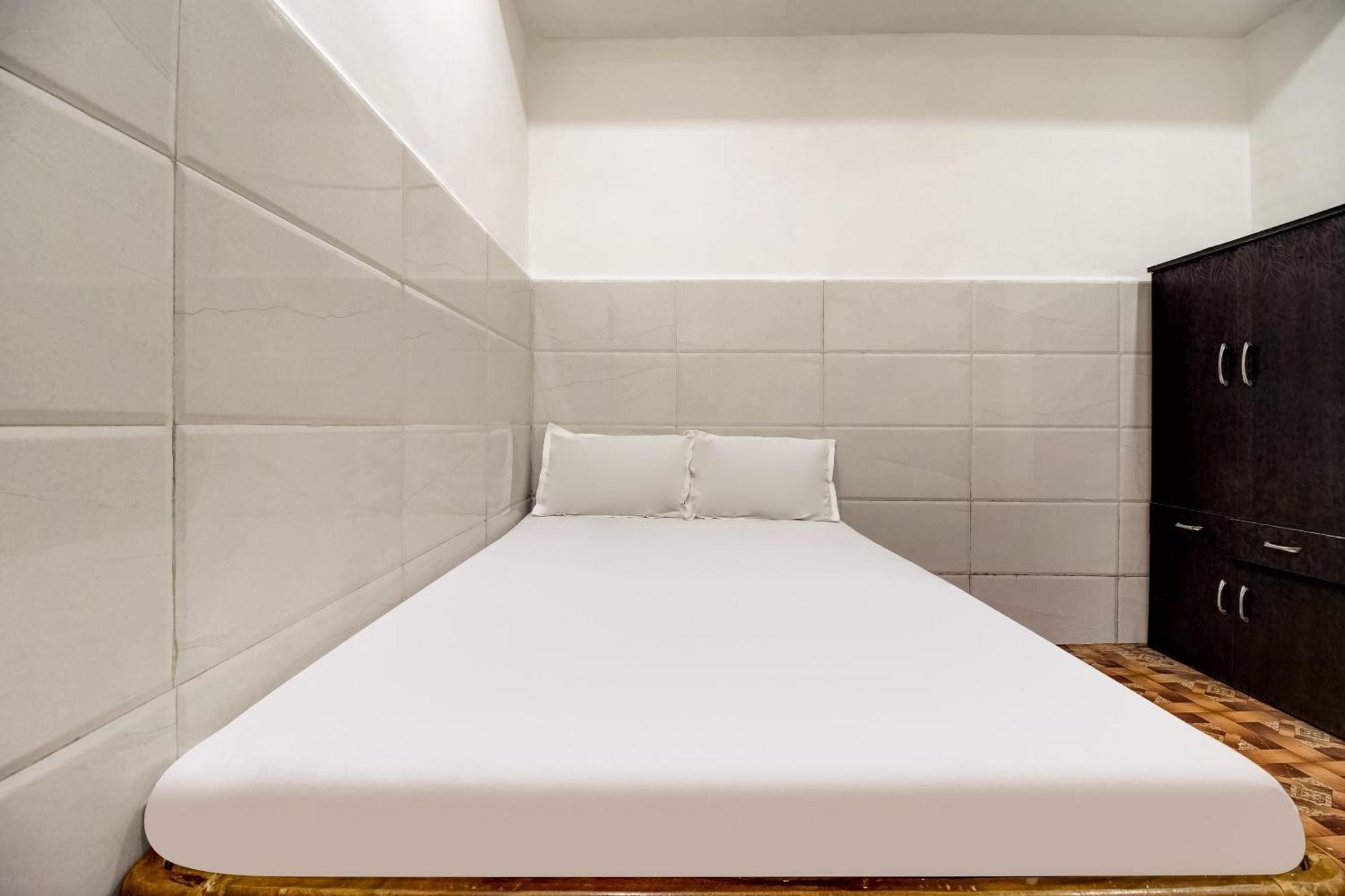 Hotel O Sargam Lodging And Boarding Ulhāsnagar Екстериор снимка