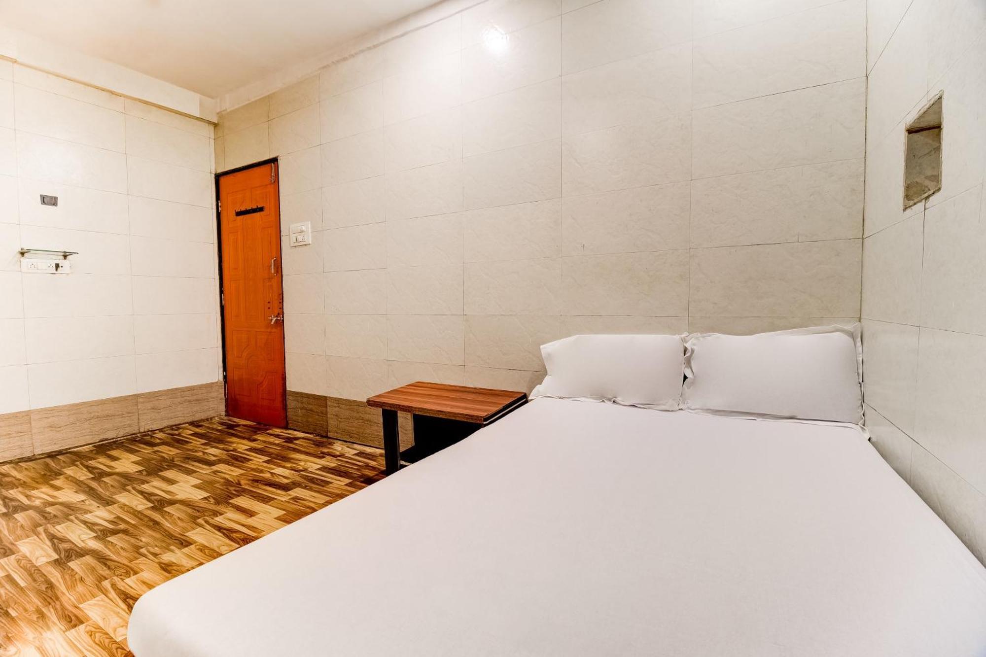 Hotel O Sargam Lodging And Boarding Ulhāsnagar Екстериор снимка